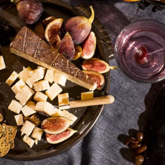 BellaVitano Balsamic starts life as BellaVitano Gold, a cheese inspired by Italian farmstead traditions with a firm, dense yet crumbly texture. It is then bathed in Modena Balsamic Vinegar to give it another dimension. The sweet, tangy coating marries with the natural flavours of the cheese and lingers on the palate.