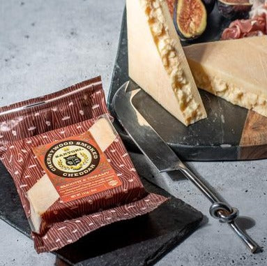 Fruity and tangy Sartori MontAmoré is naturally cold smoked over cherrywood chips to imbue the cheese with subtle sweet and smoky notes. The smoking process lends a slight golden glow to the firm, crumbly curd. The resulting cheese is a harmonious blend of sweet, fruity and smoky notes.
