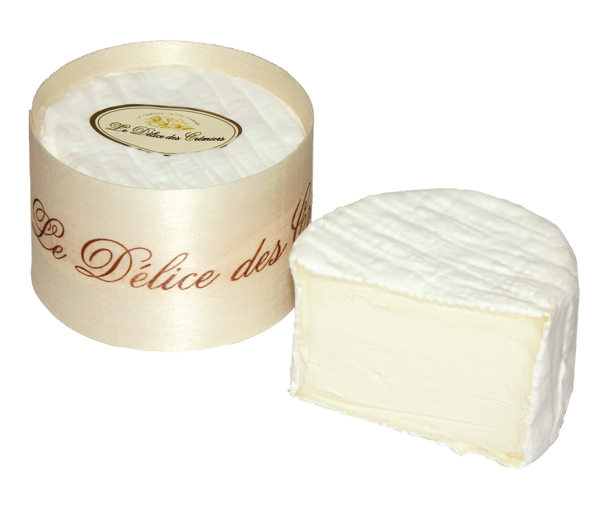 When young, the interior is firm with the flavour of thick cream and salty, savoury notes. With a little more age, the rich and creamy texture develops and the flavour is more complex with a hint of hazelnuts.