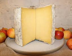 Clothbound cheddar with a natural rind, aged in Long Paddock's cheese cellars for 10-12 months. Made in the traditional style of Somerset cheddar, using multiple layers of cotton cloth and lard.