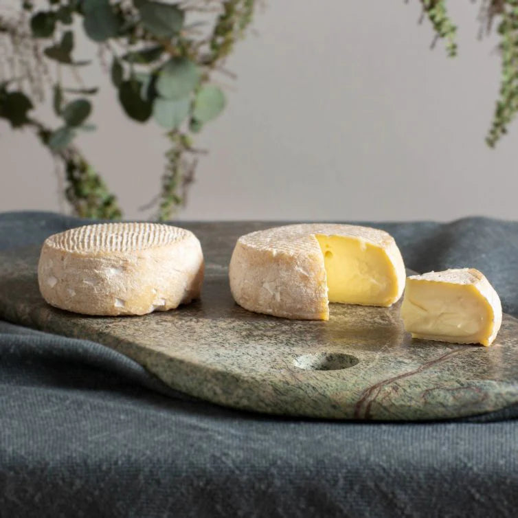 King River Gold is a really full flavoured cheese with earthy, pastoral notes and quite a distinctive aroma. Individual hand washing encourages the growth of a red bacterial rind which ripens and flavours the cheese. It has a soft interior with a slightly gritty rind and a rich, almost smoky flavour.