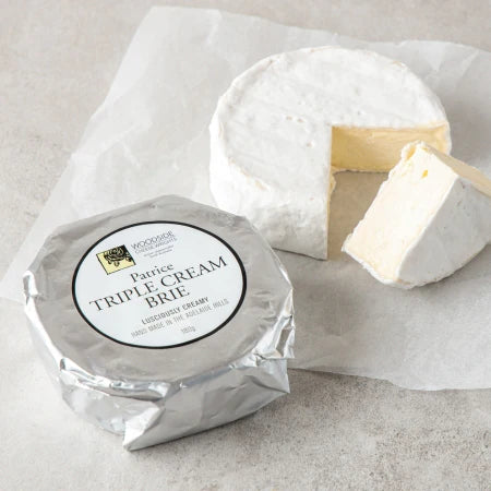 As a young cheese it is mild and balanced with hints of citrus. As it matures, the acidity reduces leaving a rich and creamy cheese. 